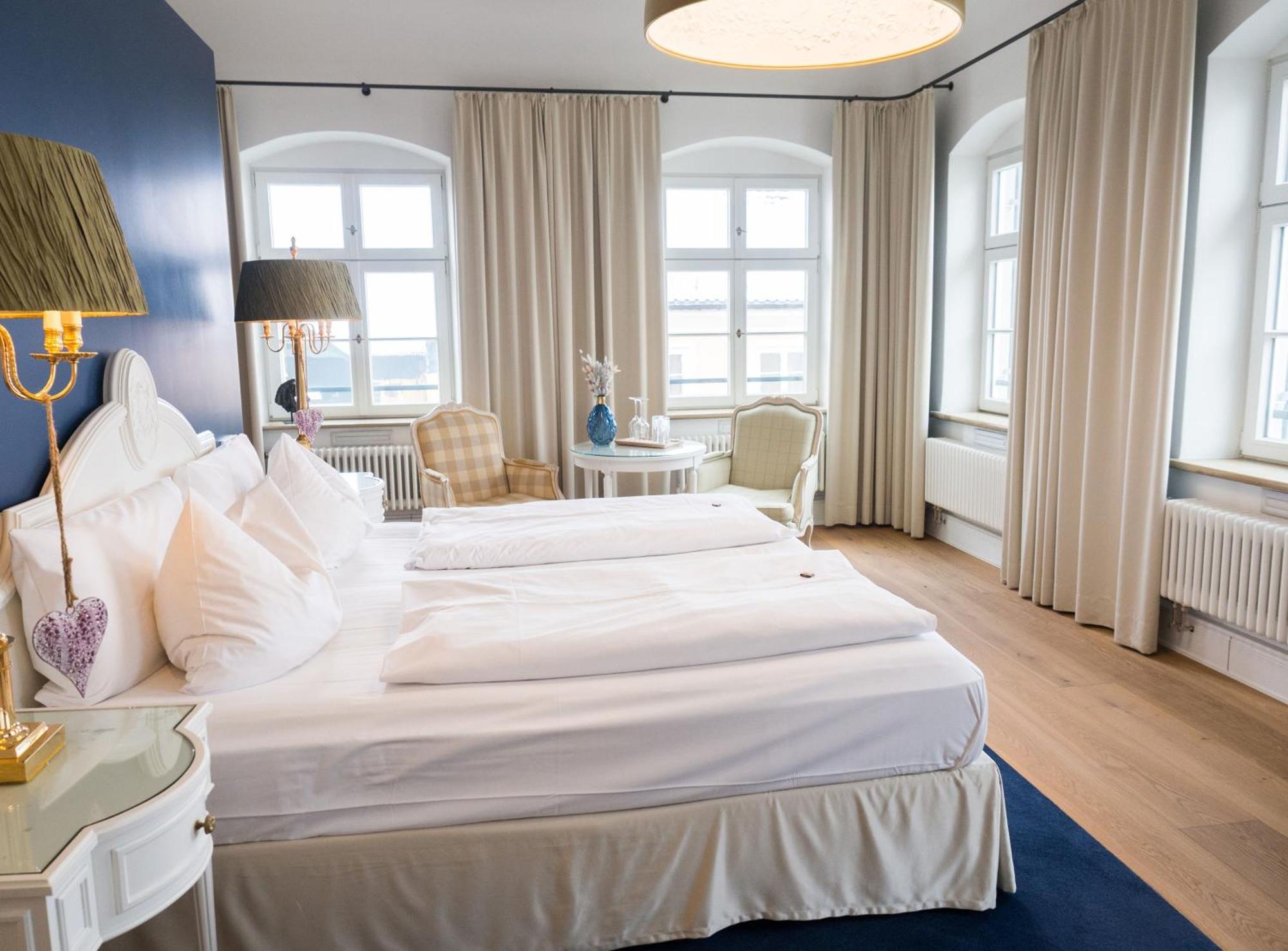 Hotel & Restaurant Posthalterei Zusmarshausen Bagian luar foto